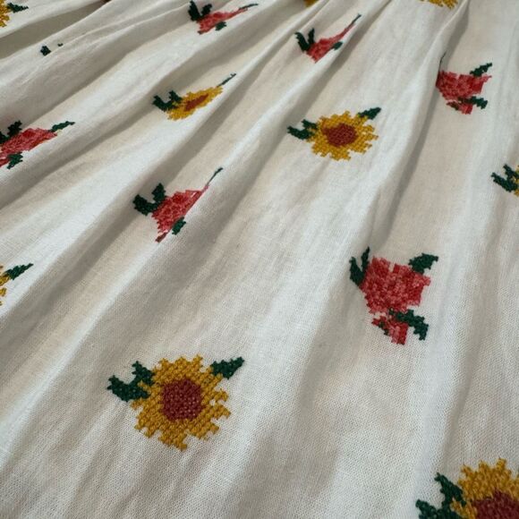 NWT Farm Rio White Linen Blend Mixed Cross Stitch Flowers Midi Dress M - Picture 6 of 16